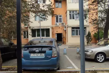 Satılır Köhnə Tikili 8-ci Kilometrdə 