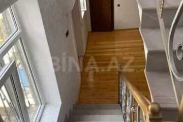 Satılır Həyət Evi Binədə 