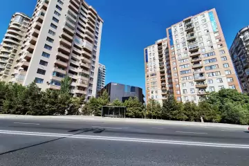 Satılır Yeni Tikili Elmler Akademiyasıda 