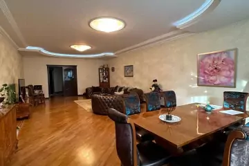 Satılır Yeni Tikili Beşmərtəbədə 