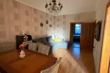 Satılır Köhnə Tikili 3-cü Mikrorayonda 