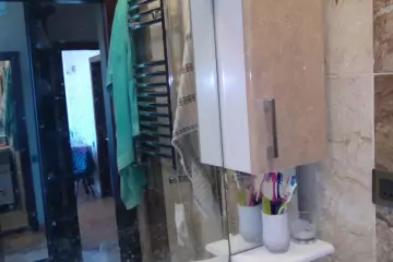 Aylıq Kirayə Köhnə Tikili Mərkəzdə 