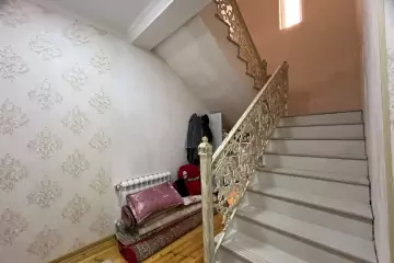 Satılır Həyət Evi Yeni Ramana Qəsəbəsida 