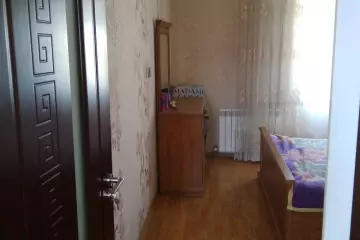 Aylıq Kirayə Köhnə Tikili Mərkəzdə 