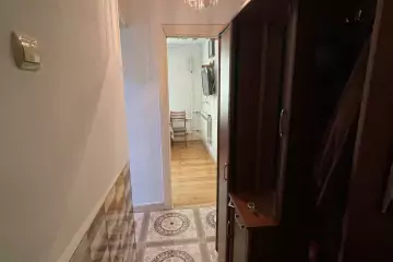 Satılır Köhnə Tikili 8-ci Kilometrdə 