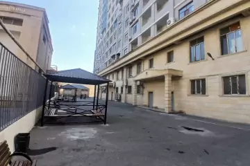 Satılır Yeni Tikili 8-ci Kilometrdə 