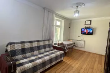 Satılır Köhnə Tikili 8-ci Kilometrdə 