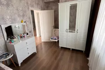 Satılır Yeni Tikili Masazırda 