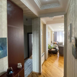 Satılır 2 otaqlı Yeni Tikili 80 m², Bakı kinoteatrı