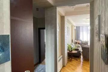 Satılır Yeni Tikili Bakı Kinoteatrıda 