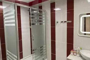 Satılır Yeni Tikili Bakı Kinoteatrıda 