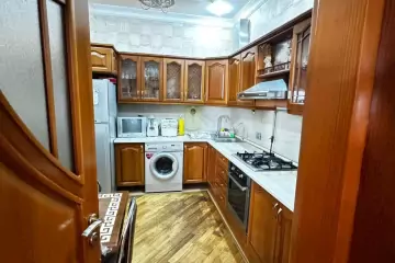 Satılır Yeni Tikili Heydər əliyev Mərkəzində 