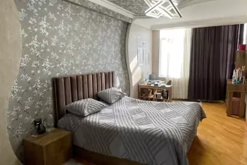 Satılır Yeni Tikili Bakı Kinoteatrıda 