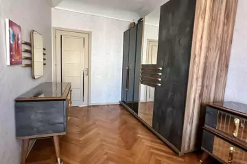 Satılır Köhnə Tikili İzmir Parkı 