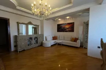 Satılır Yeni Tikili 4-cü Mikrorayonda 