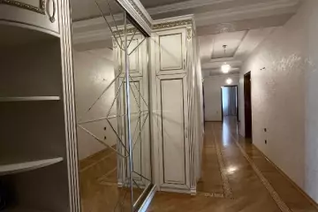 Satılır Yeni Tikili 4-cü Mikrorayonda 