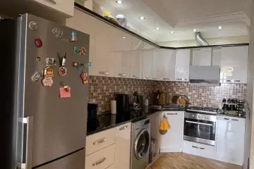 Satılır Yeni Tikili Bakı Kinoteatrıda 