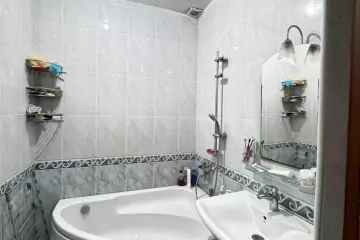 Satılır Yeni Tikili Heydər əliyev Mərkəzində 