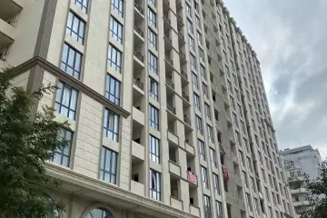 Satılır Yeni Tikili Heydər əliyev Mərkəzində 