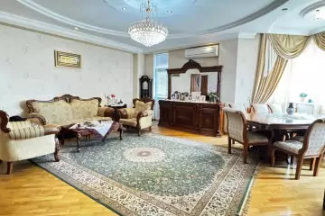 Satılır Yeni Tikili Heydər əliyev Mərkəzində 