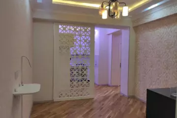 Satılır Yeni Tikili Bakı Kinoteatrıda 