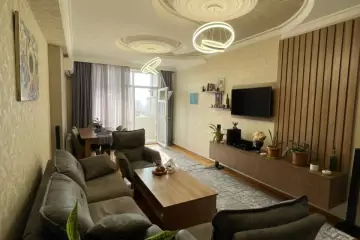 Satılır Yeni Tikili Bakı Kinoteatrıda 