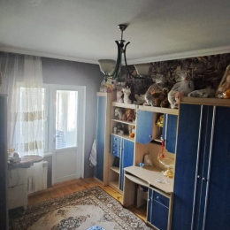 Satılır 3 otaqlı Köhnə Tikili 76 m², Qaraçuxur