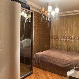 Satılır 2 otaqlı Yeni Tikili 66 m², Ukraniya dairəsi