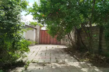 Satılır Həyət Evi 12-ci Mikrorayonda 