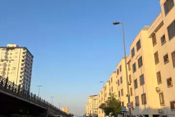 Satılır Köhnə Tikili Ayna Sultanova Heykəlində 