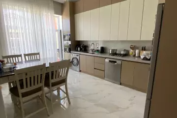 Satılır Bağ Evi Buzovnada 