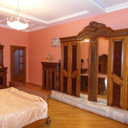 Kirayə 4 otaqlı Yeni Tikili 220 m², Yasamal