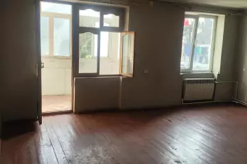 Satılır Köhnə Tikili Badamdarda 