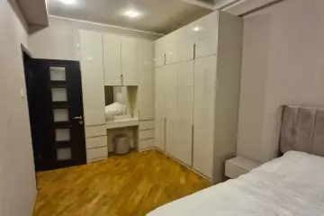 Satılır Yeni Tikili Nəsimi Bazarında 