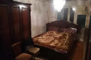 Satılır Köhnə Tikili Bakıxanovda 