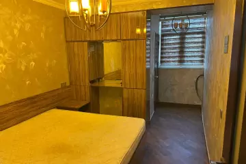 Satılır Köhnə Tikili Elmler Akademiyasıda 