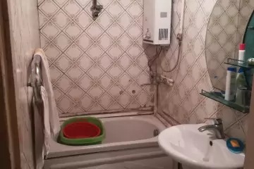 Satılır Köhnə Tikili Bakıxanovda 