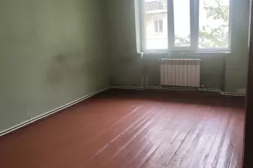 Satılır Köhnə Tikili Badamdarda 