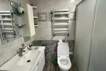 Aylıq Kirayə Köhnə Tikili 8-ci Kilometrdə 