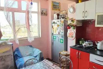 Satılır Köhnə Tikili Bakıxanovda 