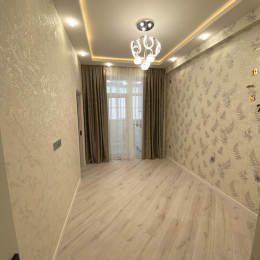 Satılır 3 otaqlı Yeni Tikili 42 m², Bakı kinoteatrı