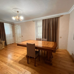 Satılır 5 otaqlı Köhnə Tikili 110 m², Göyçay rayonu