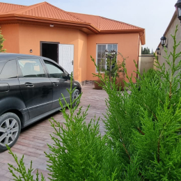 Satılır 3 otaqlı Həyət evi 80 m², 3 sot  torpaq, Buzovna