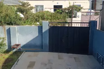Satılır Həyət Evi Bakıda 