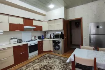 Satılır Yeni Tikili Nəsimi Bazarında 