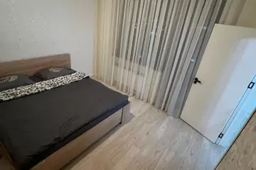 Satılır Yeni Tikili Heydər əliyev Parkıda 