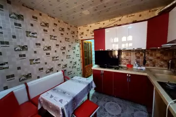 Satılır Köhnə Tikili Bakıxanovda 