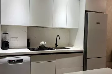 Satılır Yeni Tikili Heydər əliyev Parkıda 