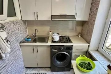 Satılır Köhnə Tikili Fəhlə Prospekti - Rabocidə 