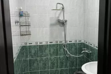 Satılır Yeni Tikili Elmler Akademiyasıda 